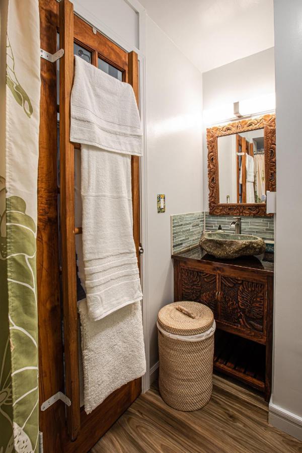 Breezy Beachfront Bali-Style Haven 180 Degree Oceanview Hau'ula Exterior foto